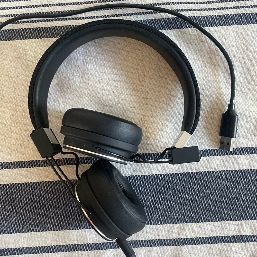 Bluetooth on ear headphones